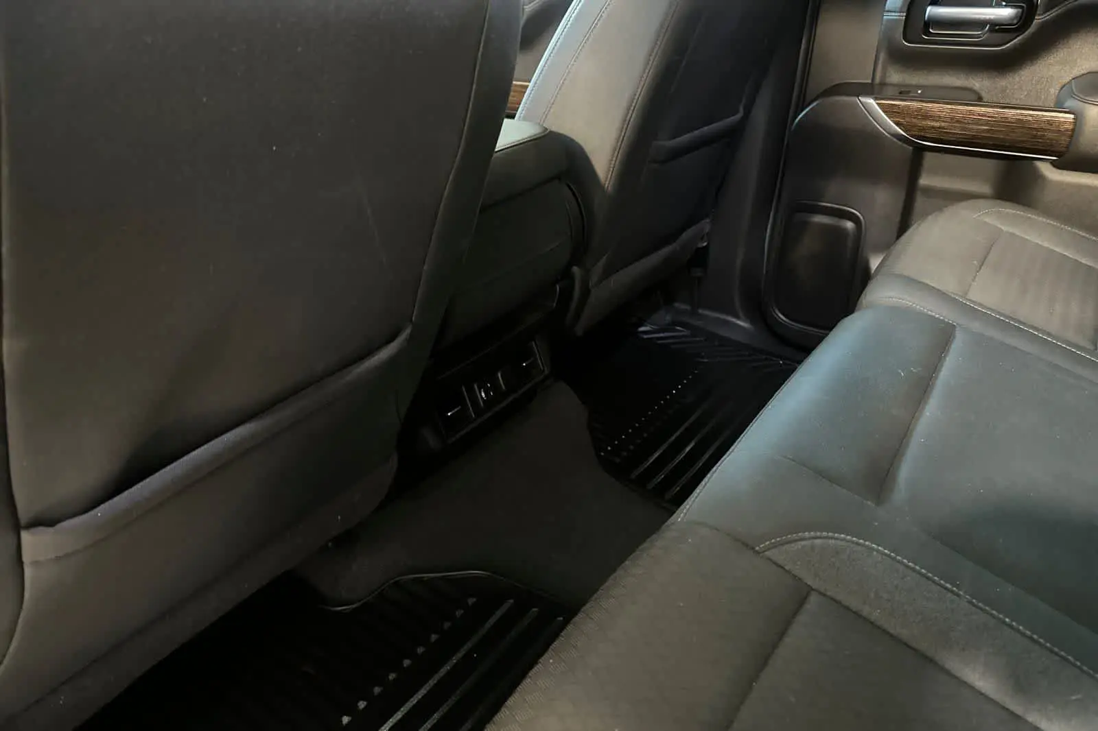 2020 GMC Sierra Elevation 2WD Crew Cab Short Box photo 5