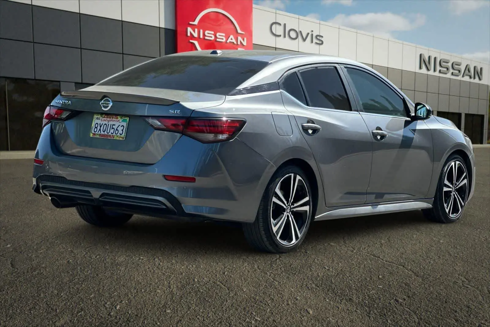 2021 Nissan Sentra SR CVT photo 3