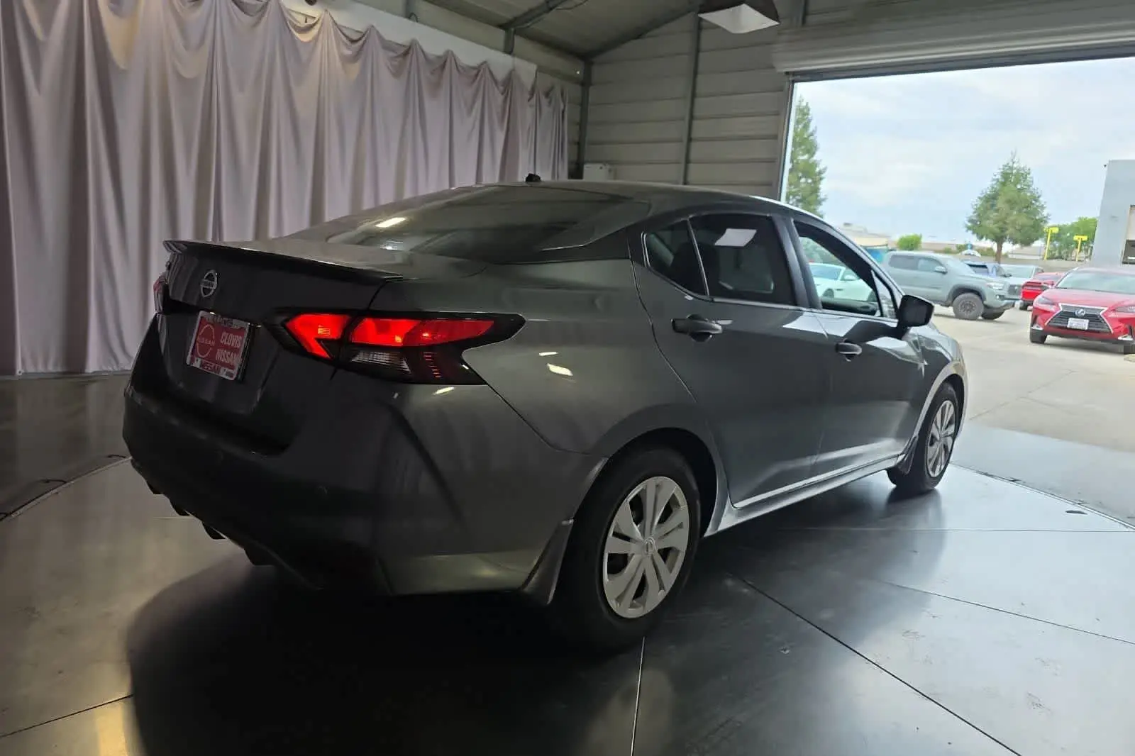 2022 Nissan Versa 1.6 S CVT photo 3
