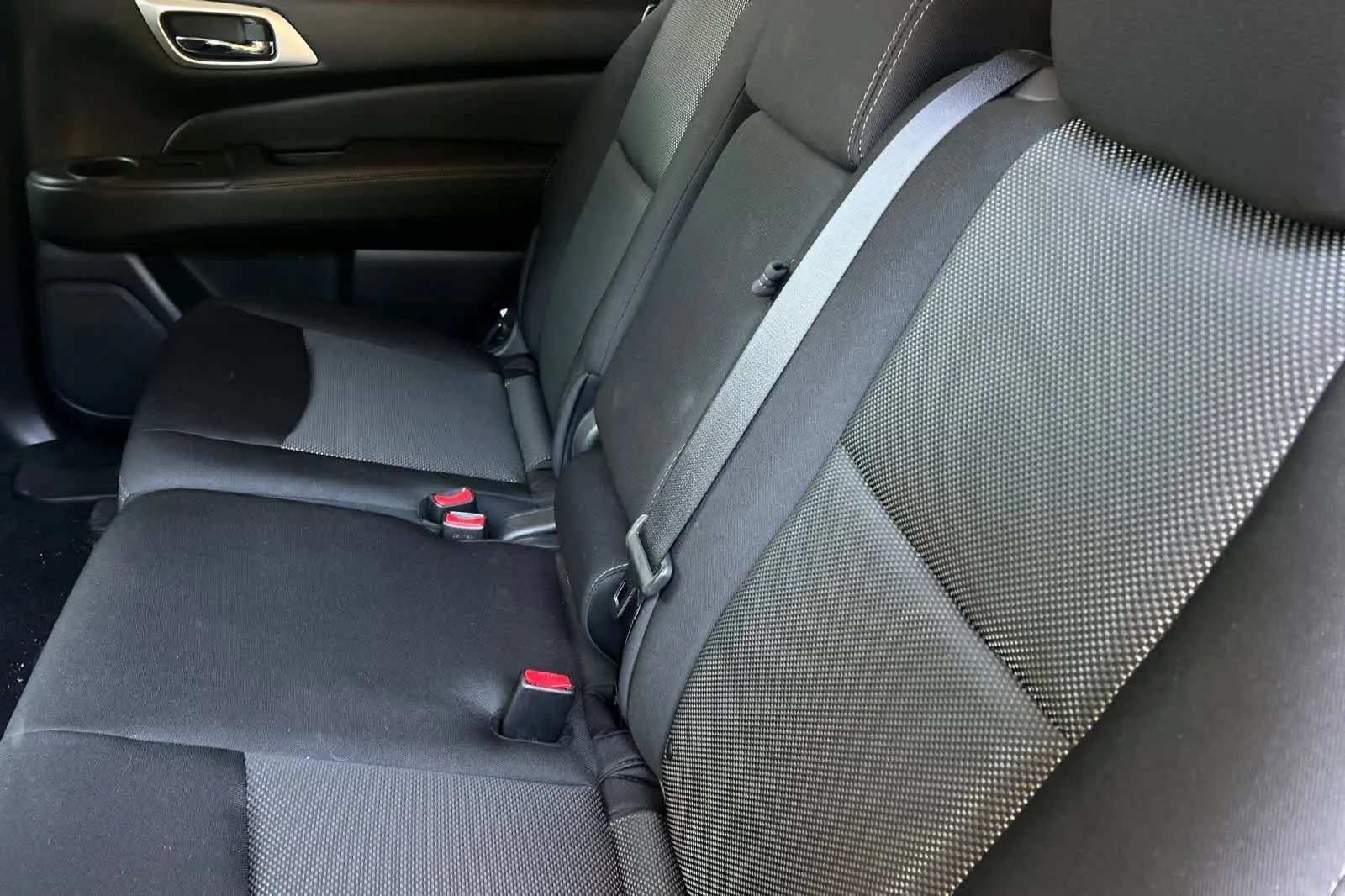 2019 Nissan Pathfinder SV 4WD photo 5