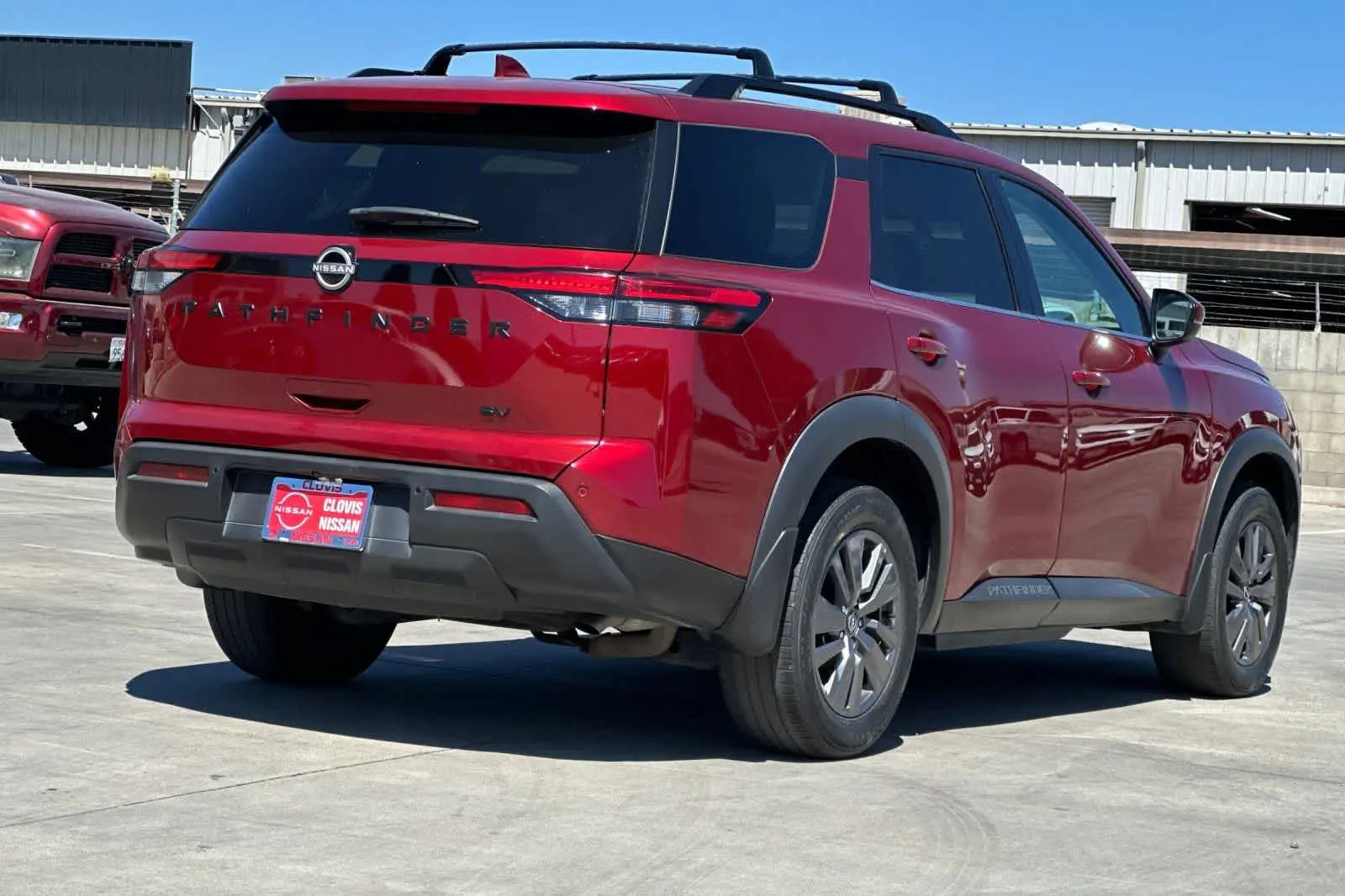 2024 Nissan Pathfinder SV 2WD photo 3