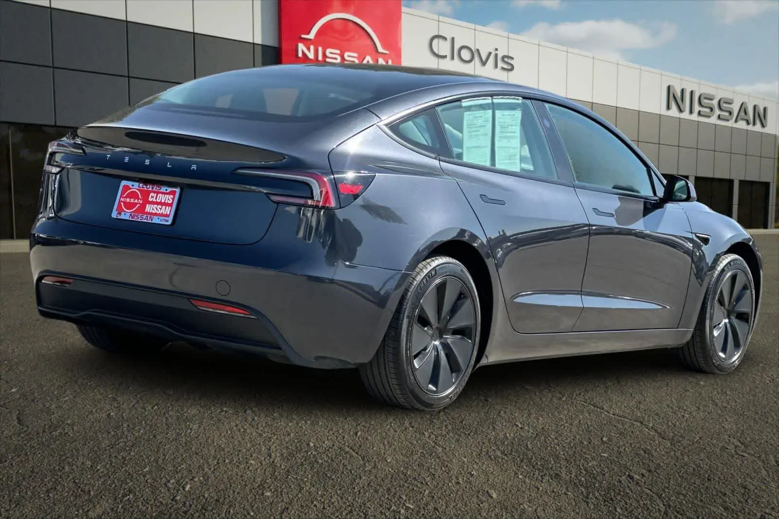 2025 Tesla Model 3 Long Range photo 3