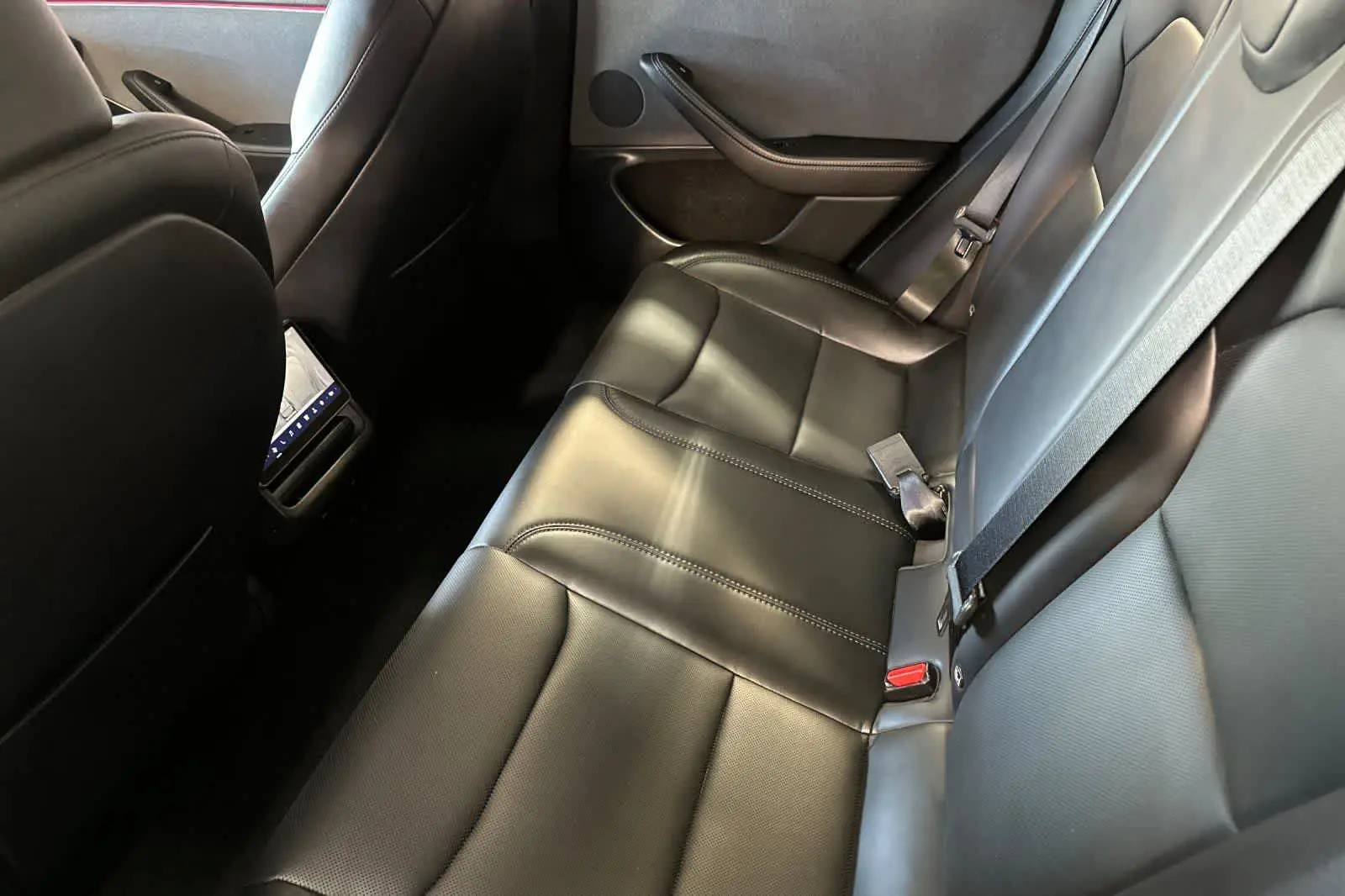 2025 Tesla Model 3 Long Range photo 5