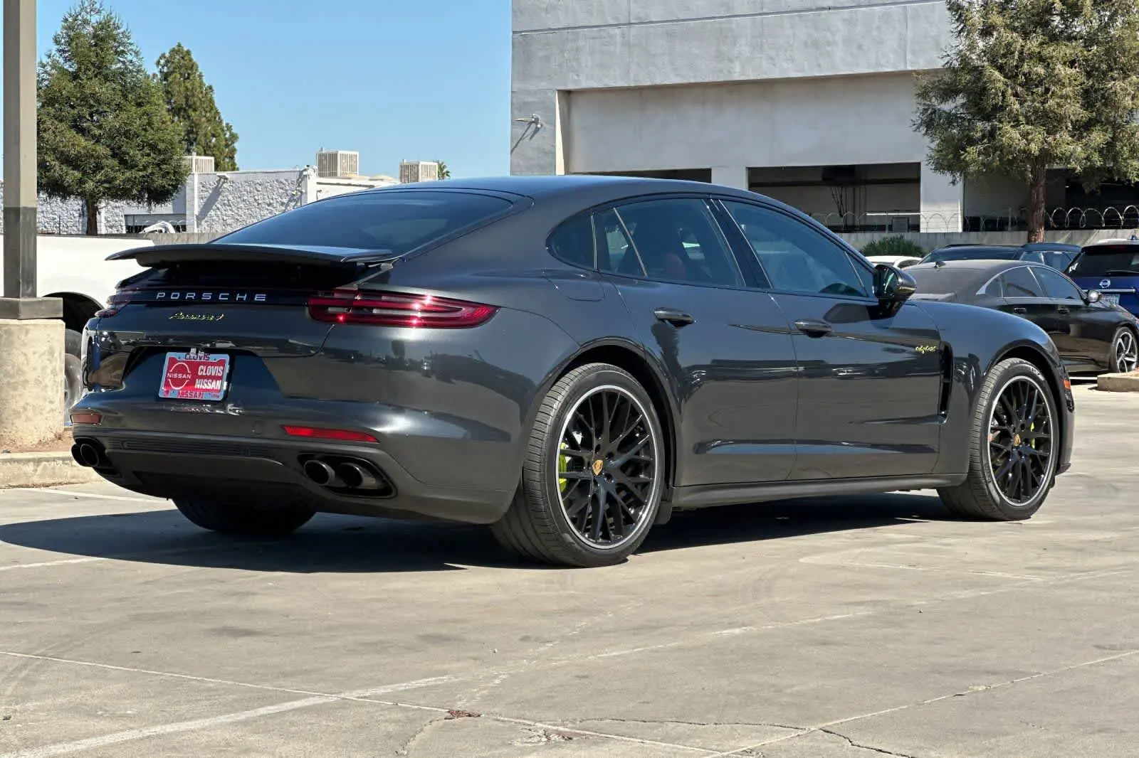 2018 Porsche Panamera 4 E-Hybrid photo 3