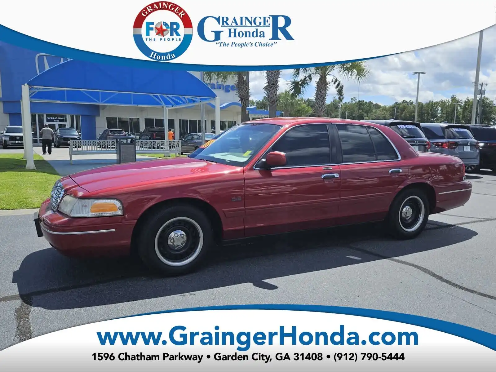 2000 Ford Crown Victoria Base's photo