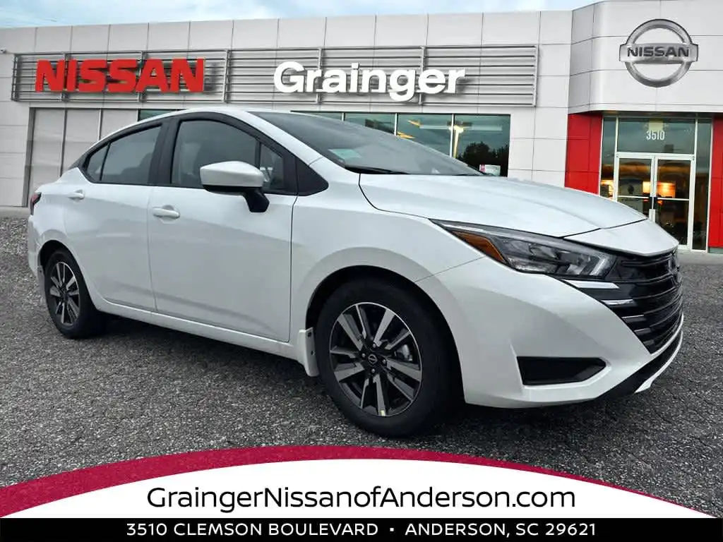 2025 Nissan Versa 1.6 SV CVT's photo