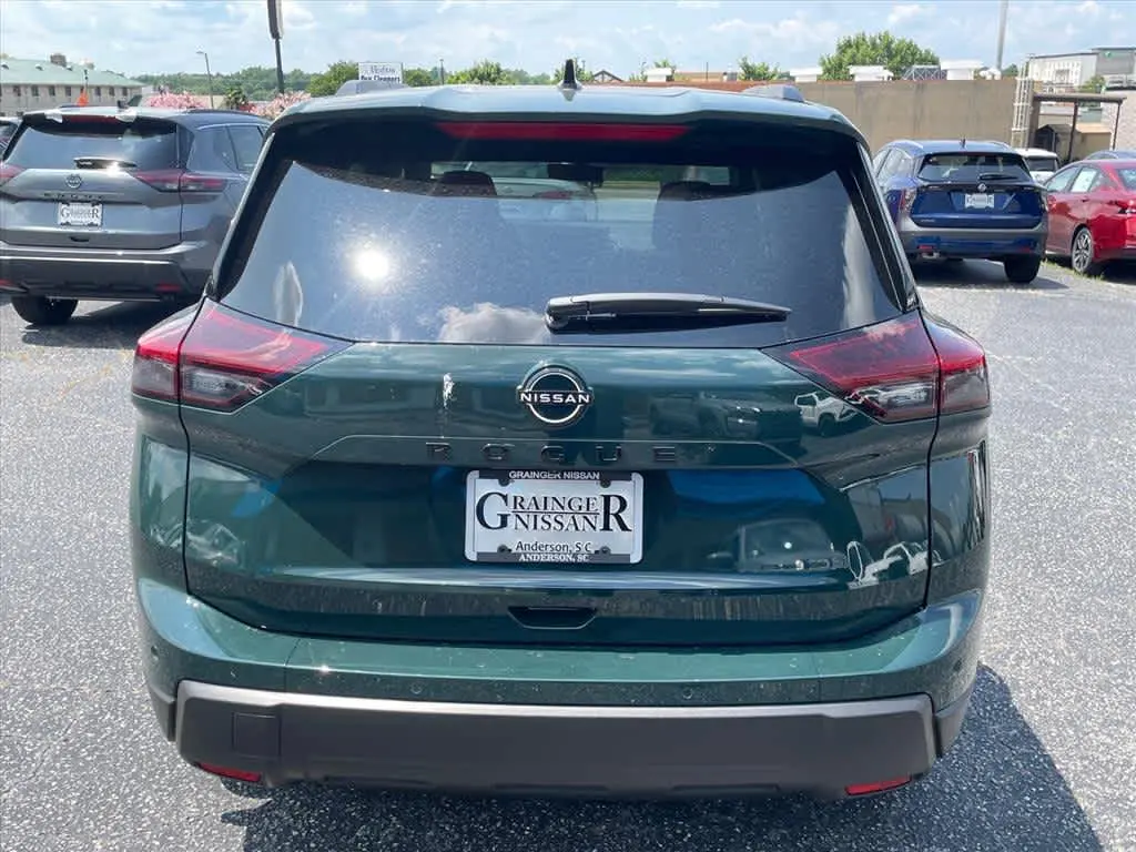 2026 Nissan Rogue Dark Armor photo 4
