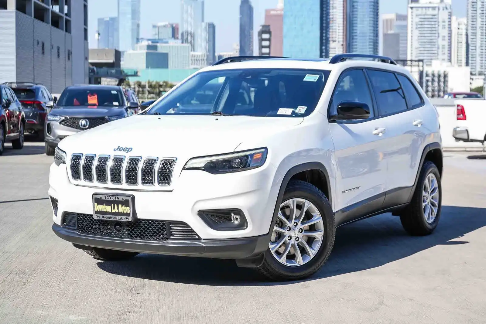 2022 Jeep Cherokee Latitude Lux's photo