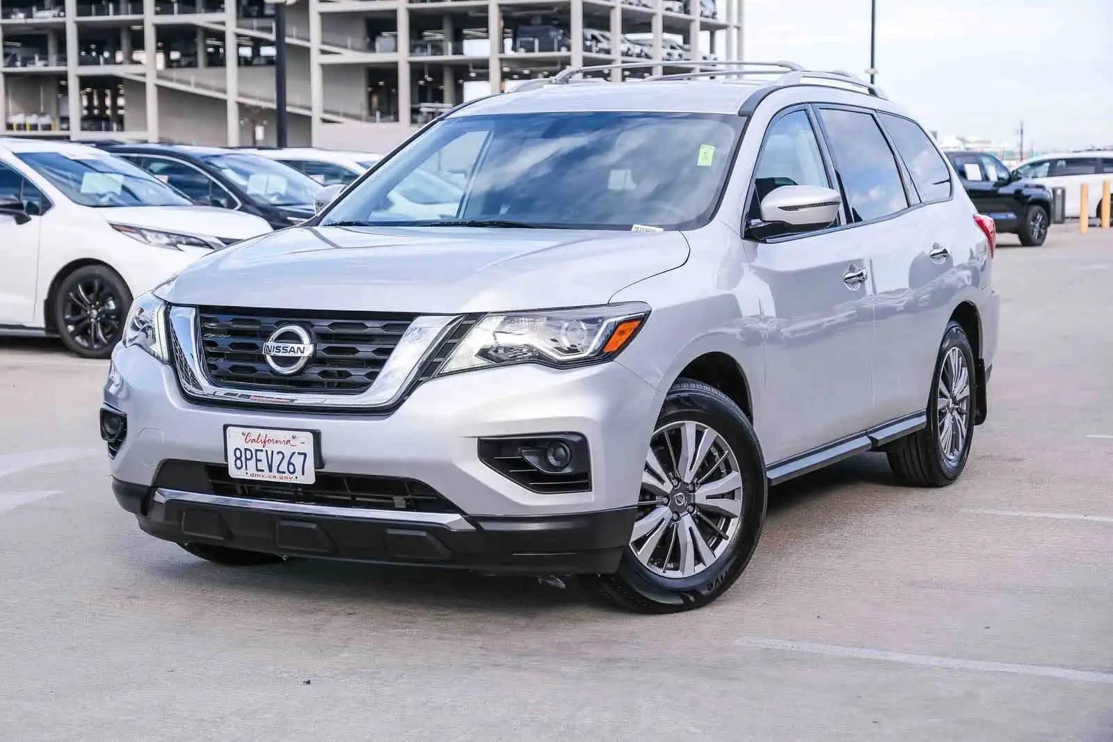 2020 Nissan Pathfinder S FWD's photo