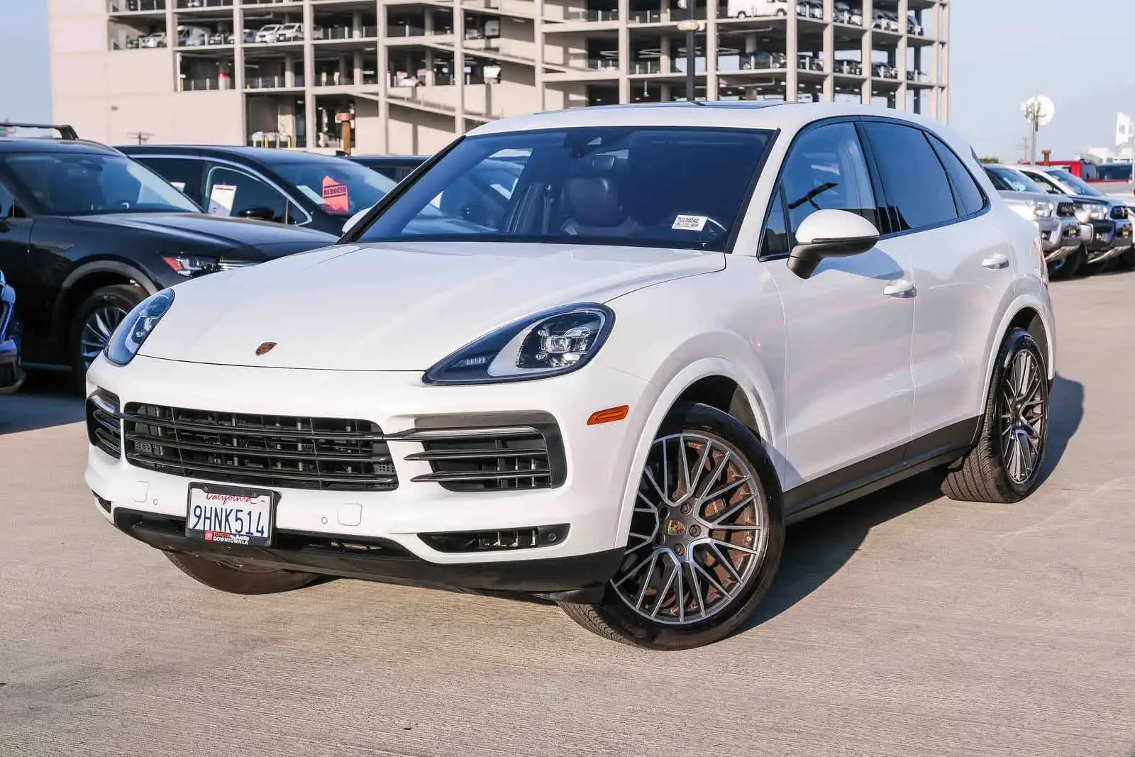 2022 Porsche Cayenne Base's photo
