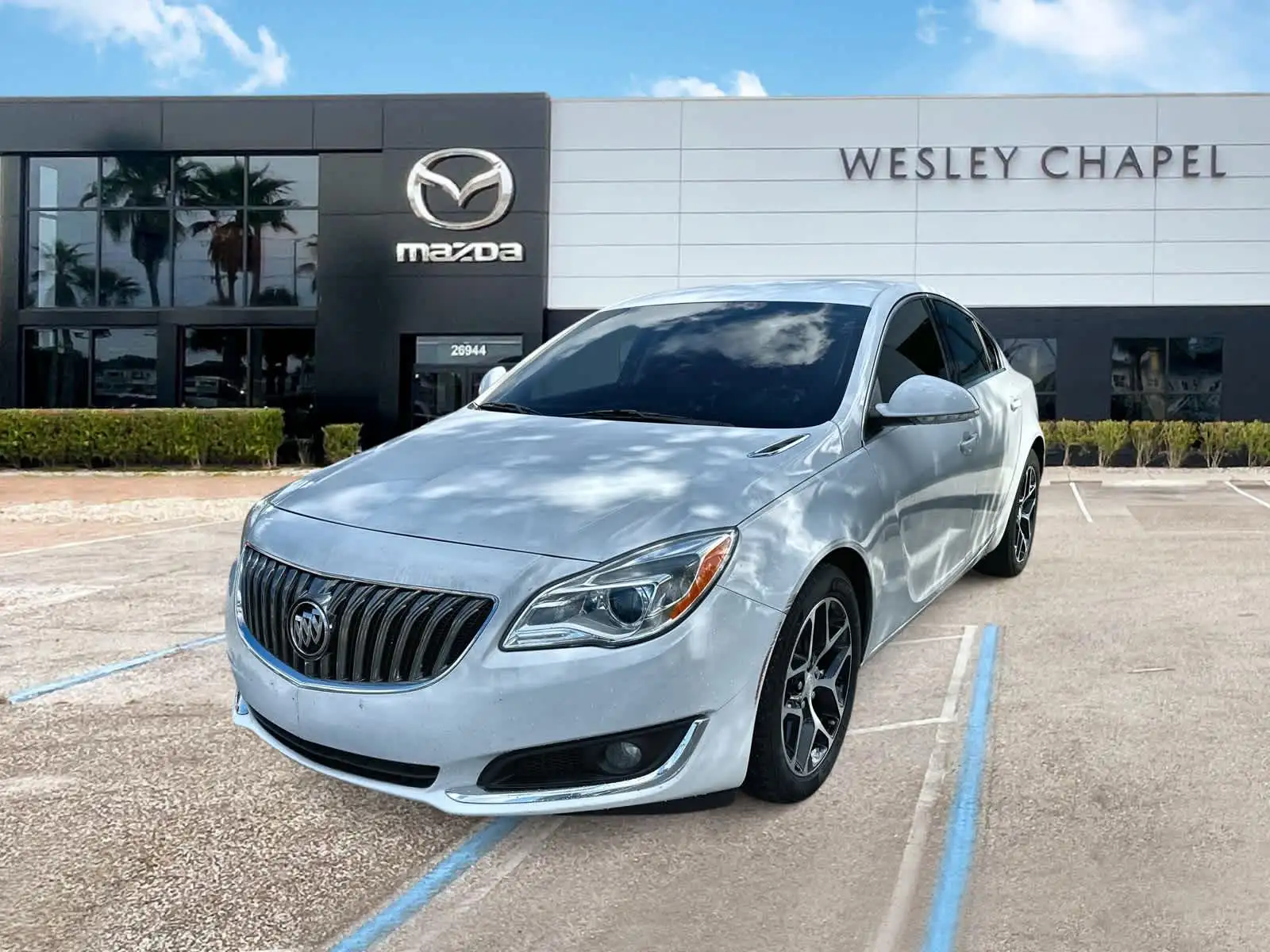 2017 Buick Regal Sport Touring's photo