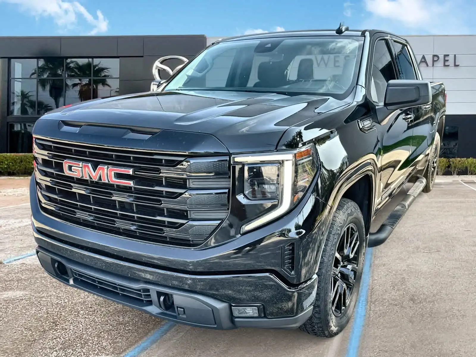 2023 GMC Sierra 4WD Crew Cab Standard Box Elevation's photo