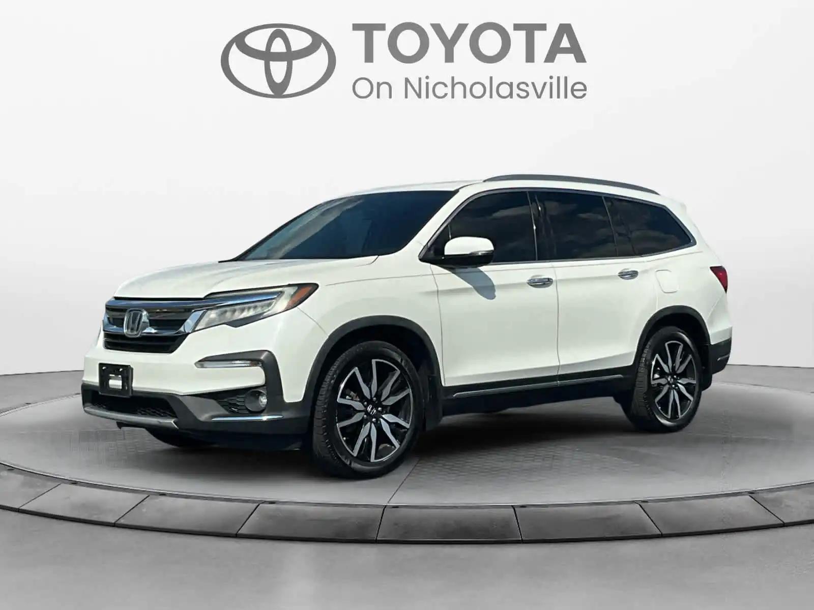 2019 Honda Pilot Touring 2WD's photo