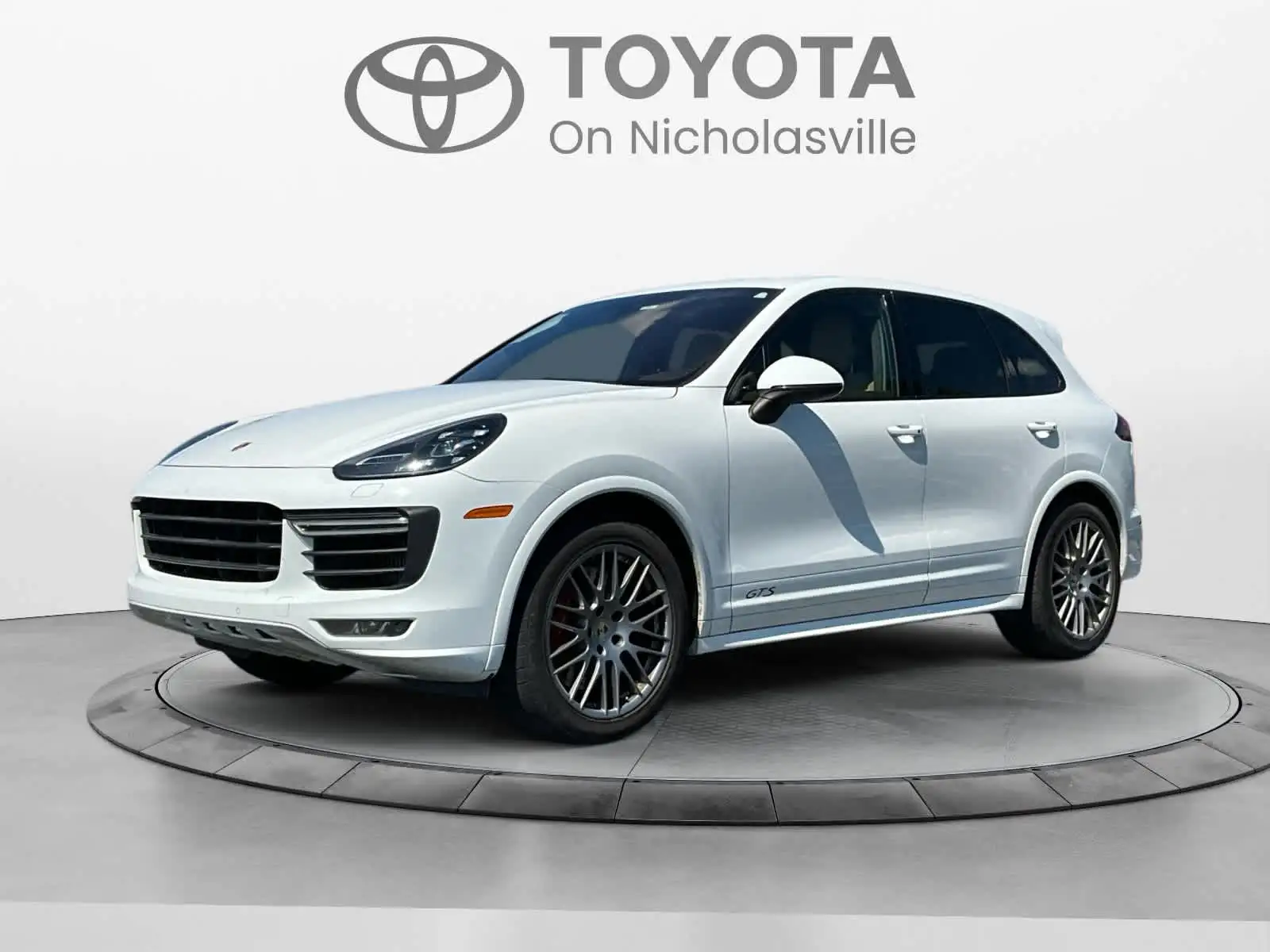 2017 Porsche Cayenne GTS's photo