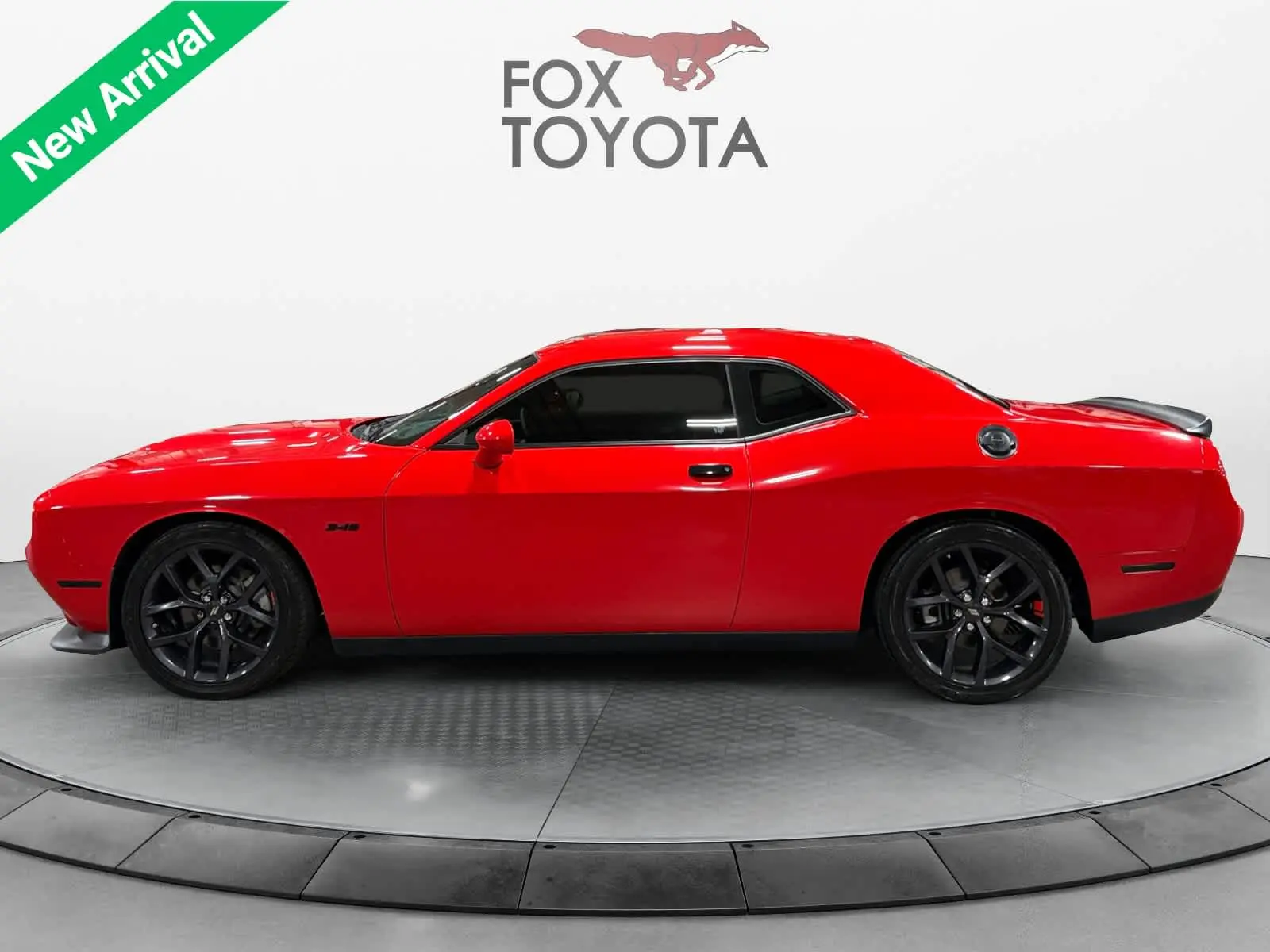 2023 Dodge Challenger R/T photo 3