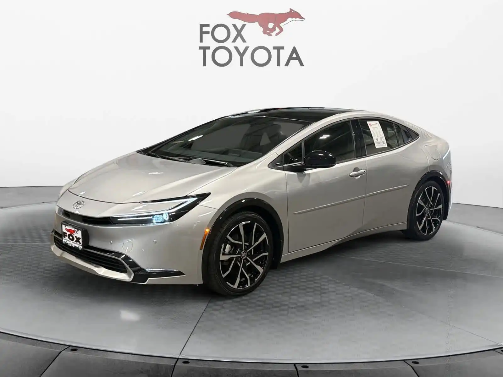 2024 Toyota Prius Prime XSE's photo