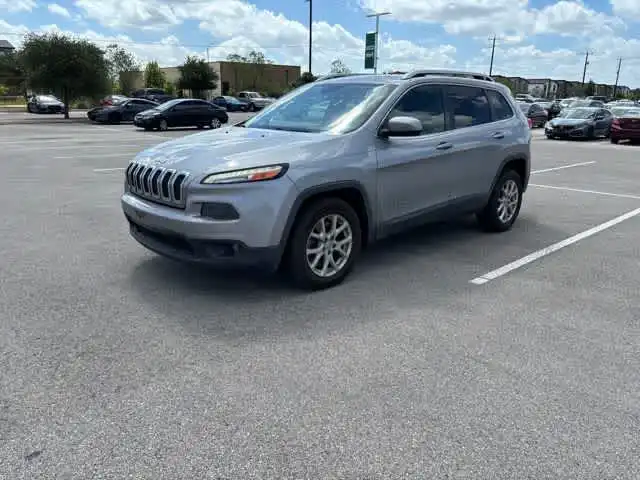 2016 Jeep Cherokee Latitude's photo