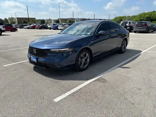 2023 Honda Accord Hybrid EX-L w/o BSI's photo