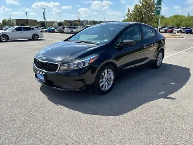 2017 Kia Forte S Auto's photo