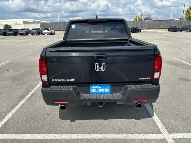 2022 Honda Ridgeline Black Edition photo 4