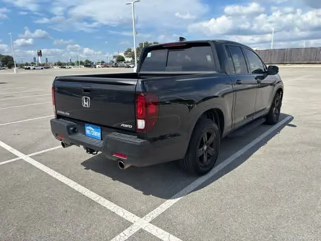 2022 Honda Ridgeline Black Edition photo 5