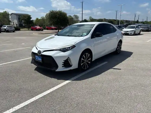 2018 Toyota Corolla SE AT's photo