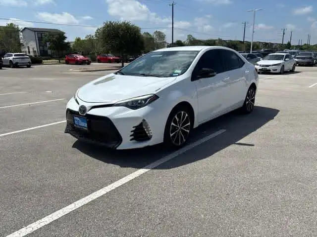 2018 Toyota Corolla SE AT's photo