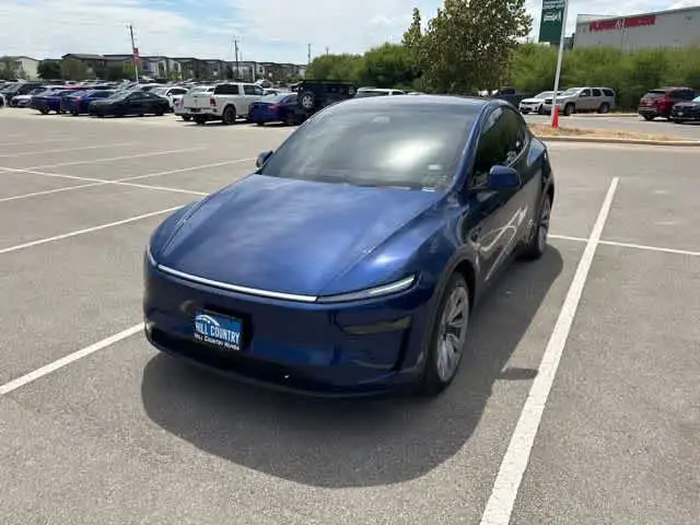 2026 Tesla Model Y's photo