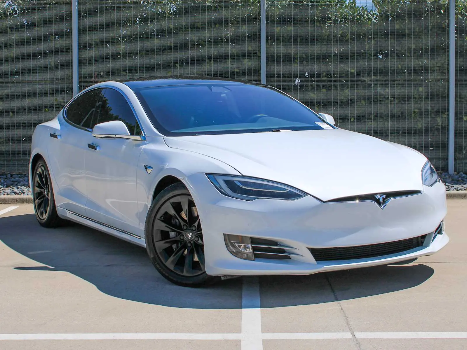 2019 Tesla Model S Long Range photo 3
