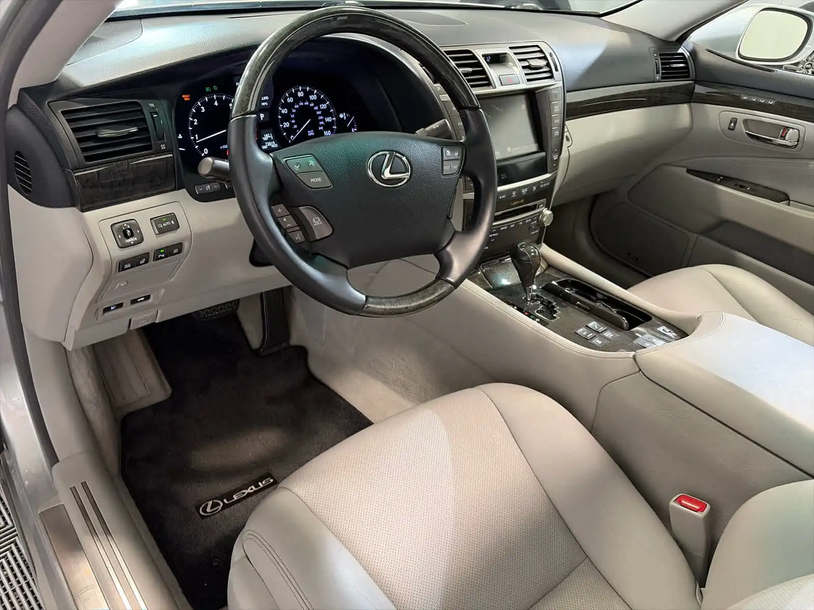 2010 Lexus LS 500 460 AWD's photo