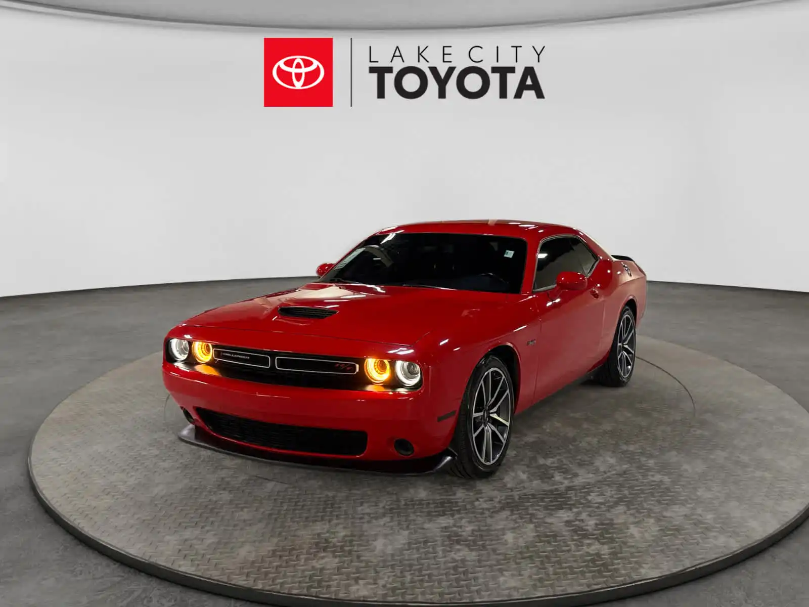 2023 Dodge Challenger R/T's photo