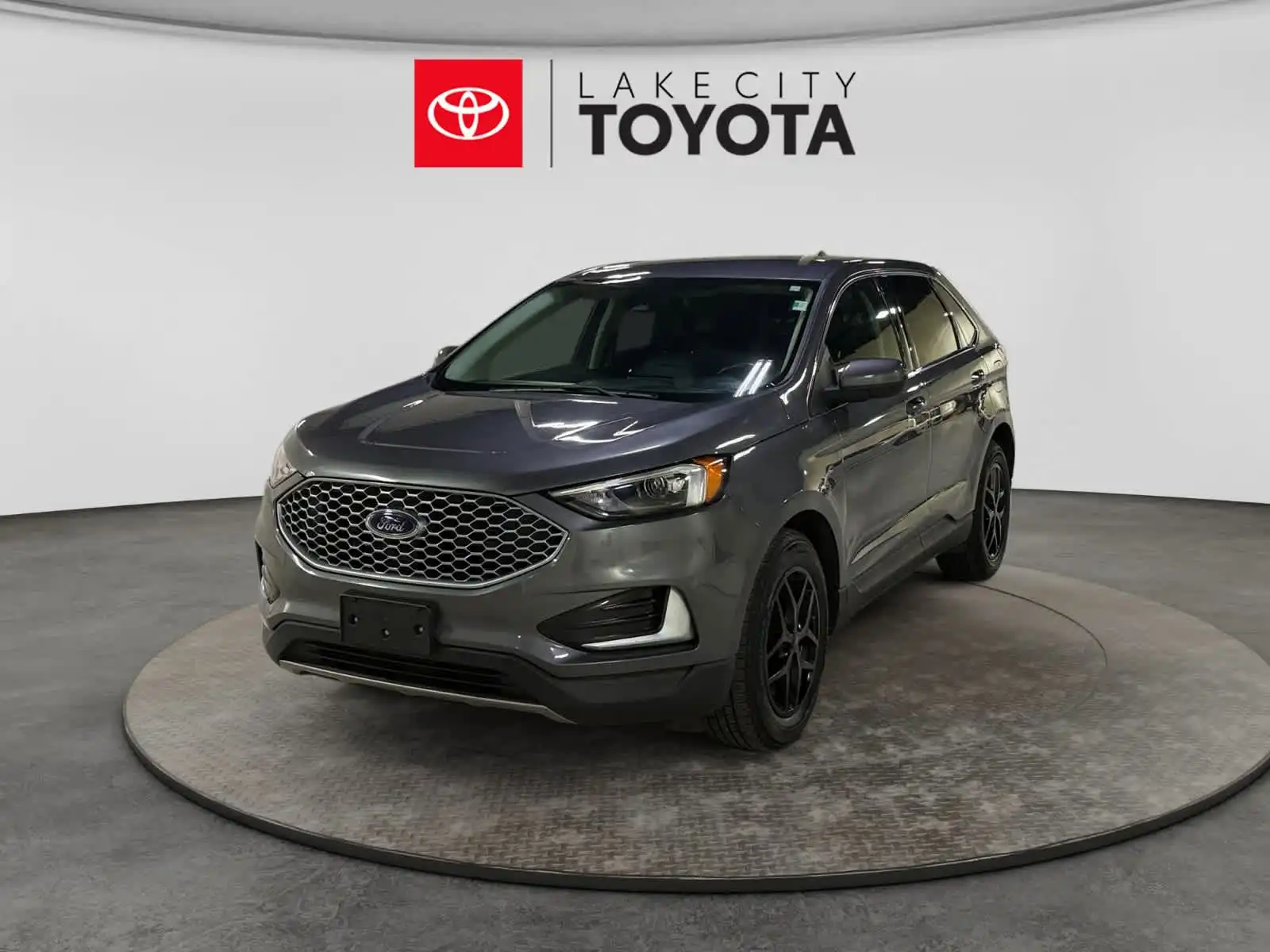 2024 Ford Edge SEL AWD's photo