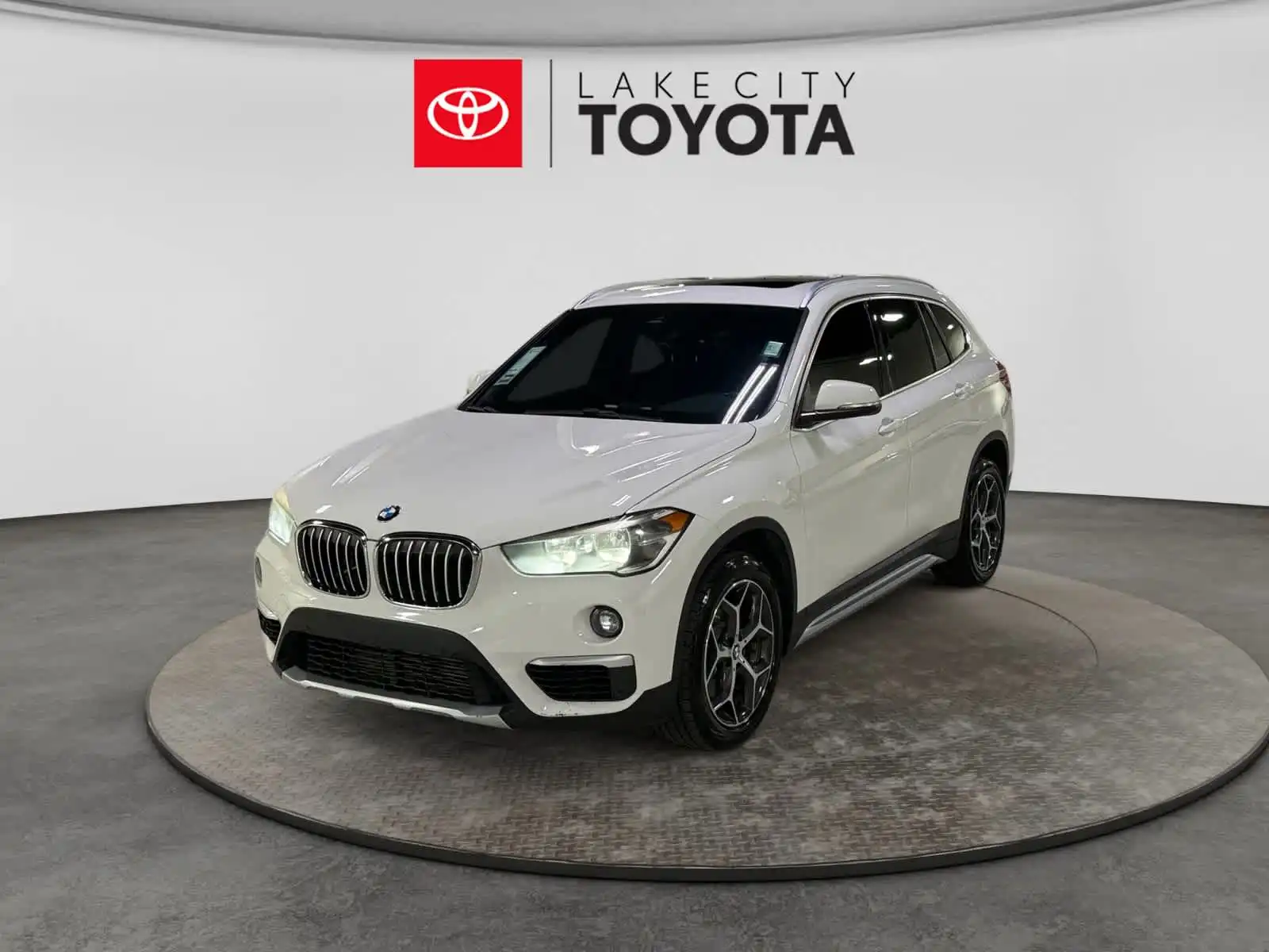 2019 BMW X1 sDrive28i's photo