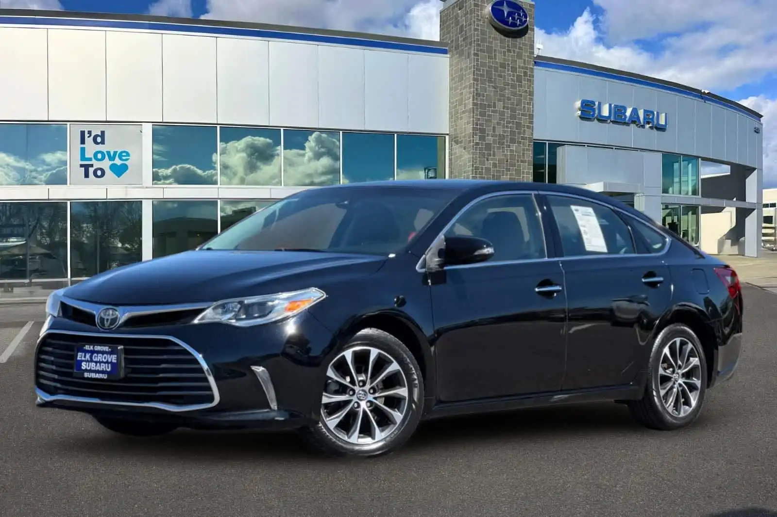 2017 Toyota Avalon XLE's photo