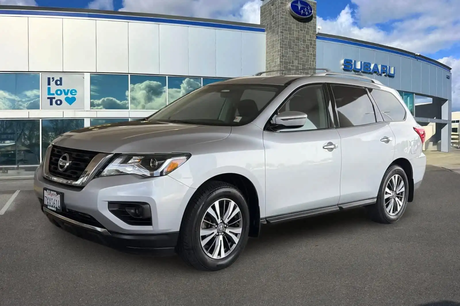 2017 Nissan Pathfinder S FWD's photo