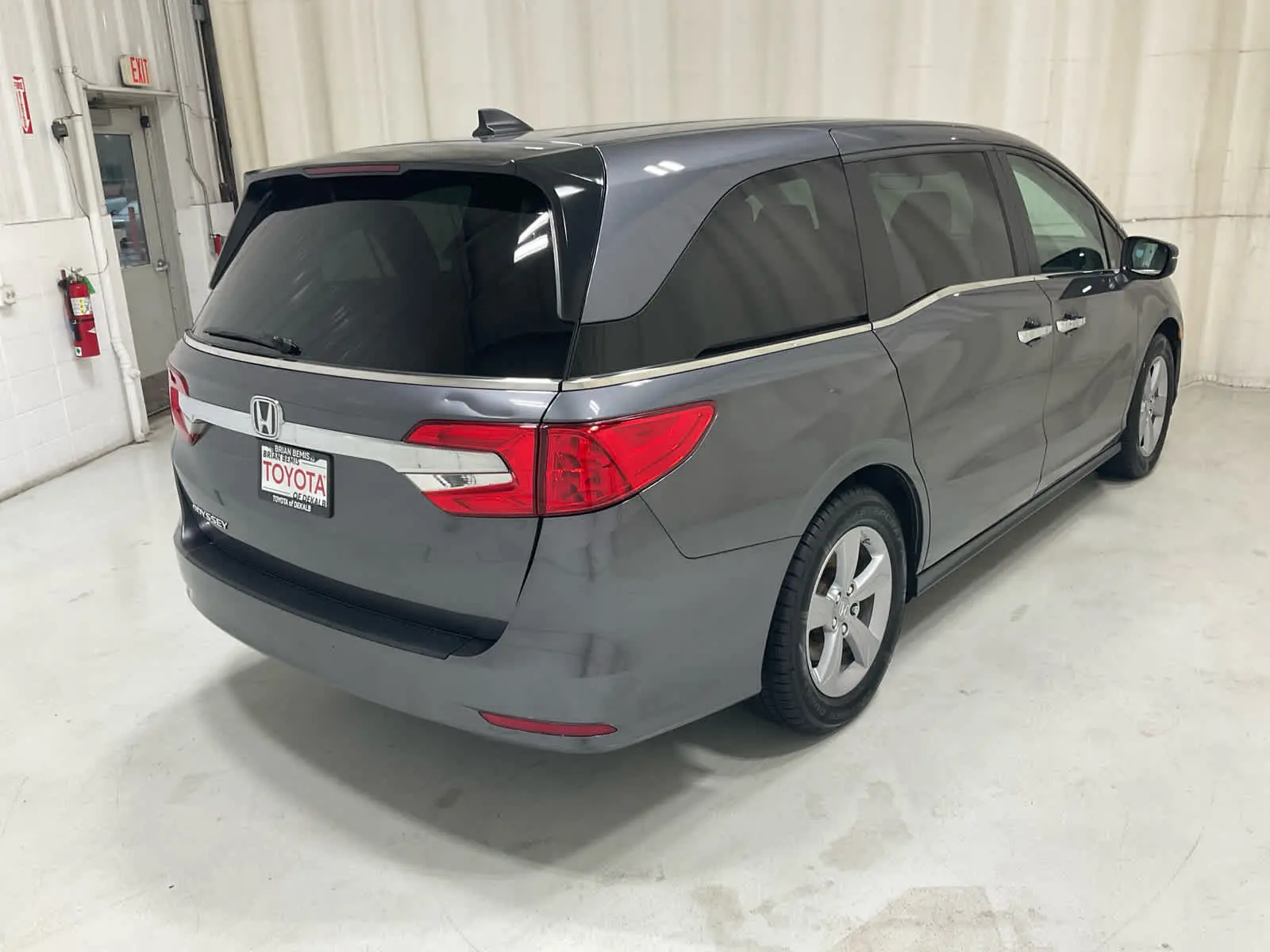 2019 Honda Odyssey EX-L with RES & Navigation photo 5