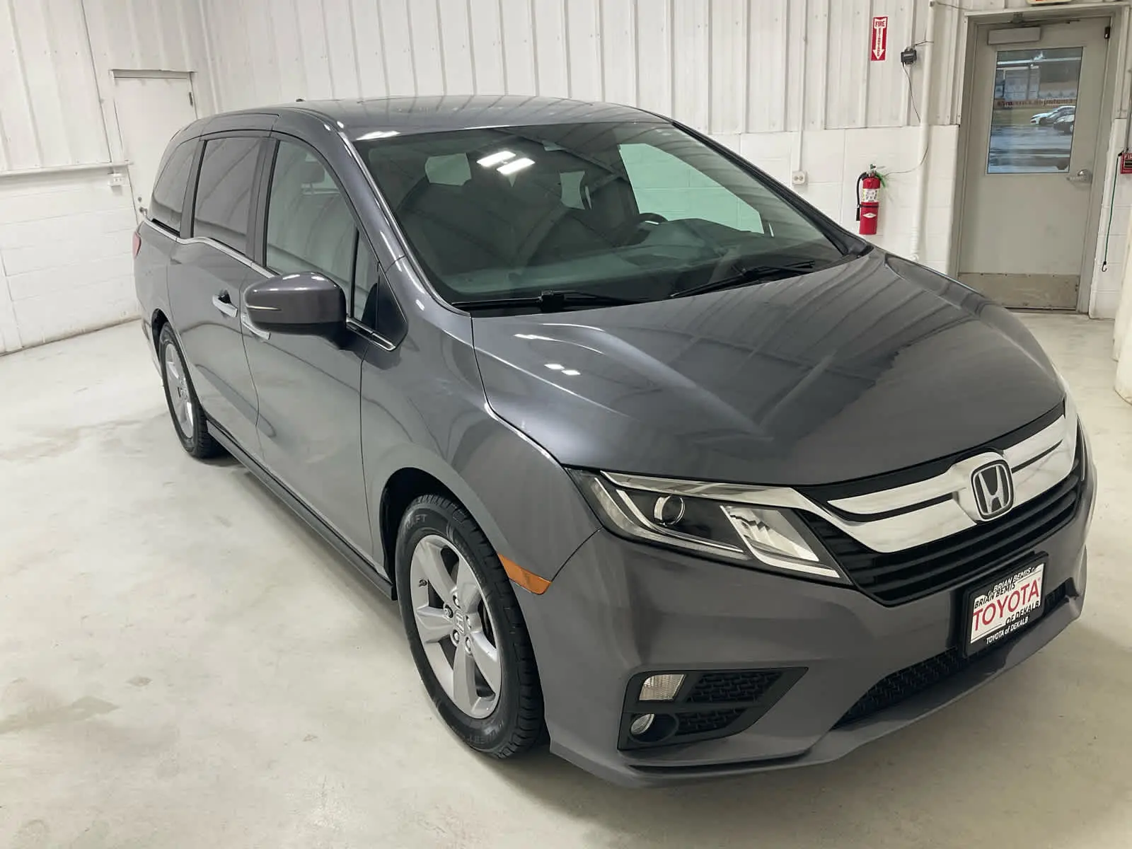 2019 Honda Odyssey EX-L with RES & Navigation photo 3