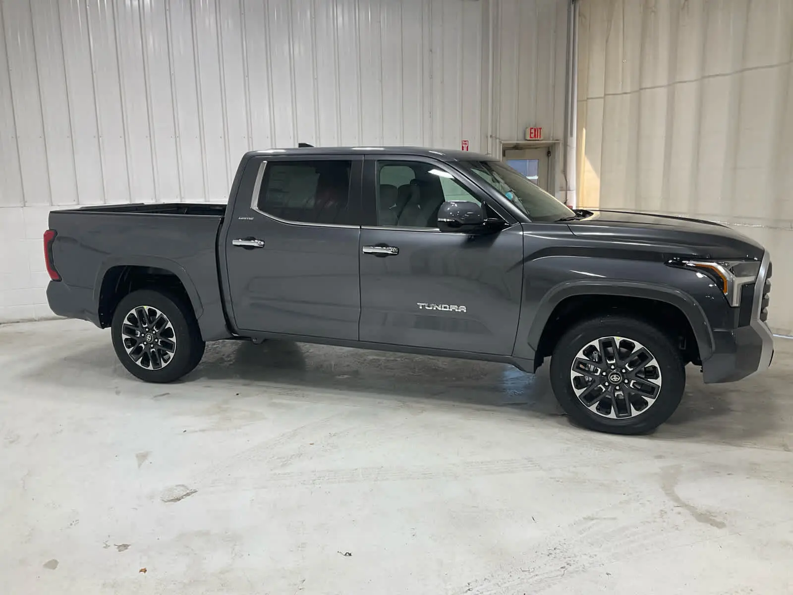 2026 Toyota Tundra Limited 4WD CrewMax 5.5' Bed photo 4