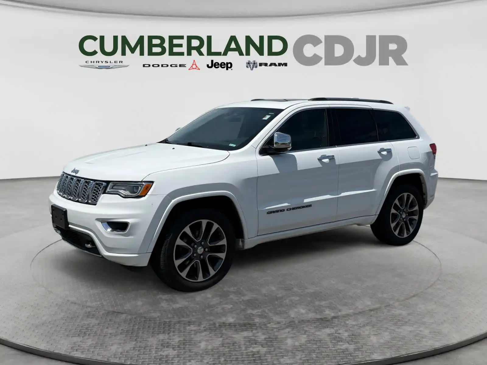 2017 Jeep Grand Cherokee Overland 4WD's photo