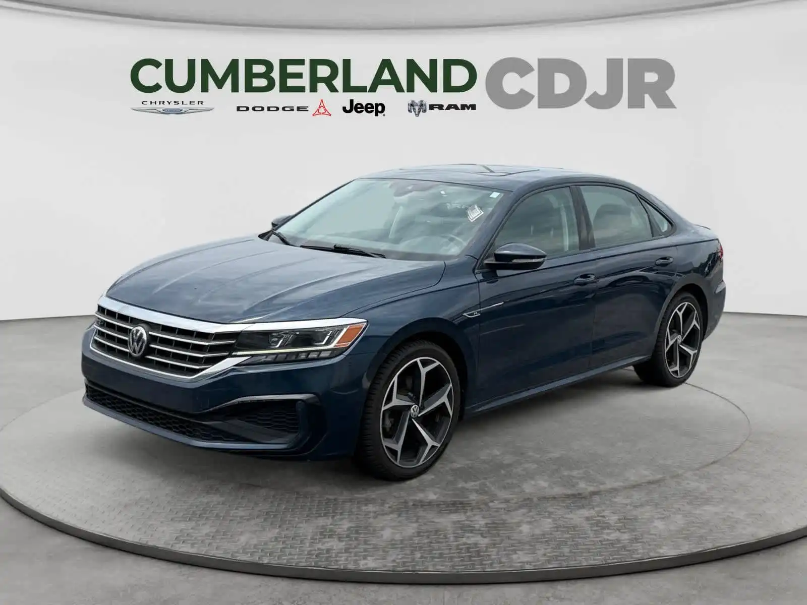 2020 Volkswagen Passat 2.0T R-Line Auto's photo