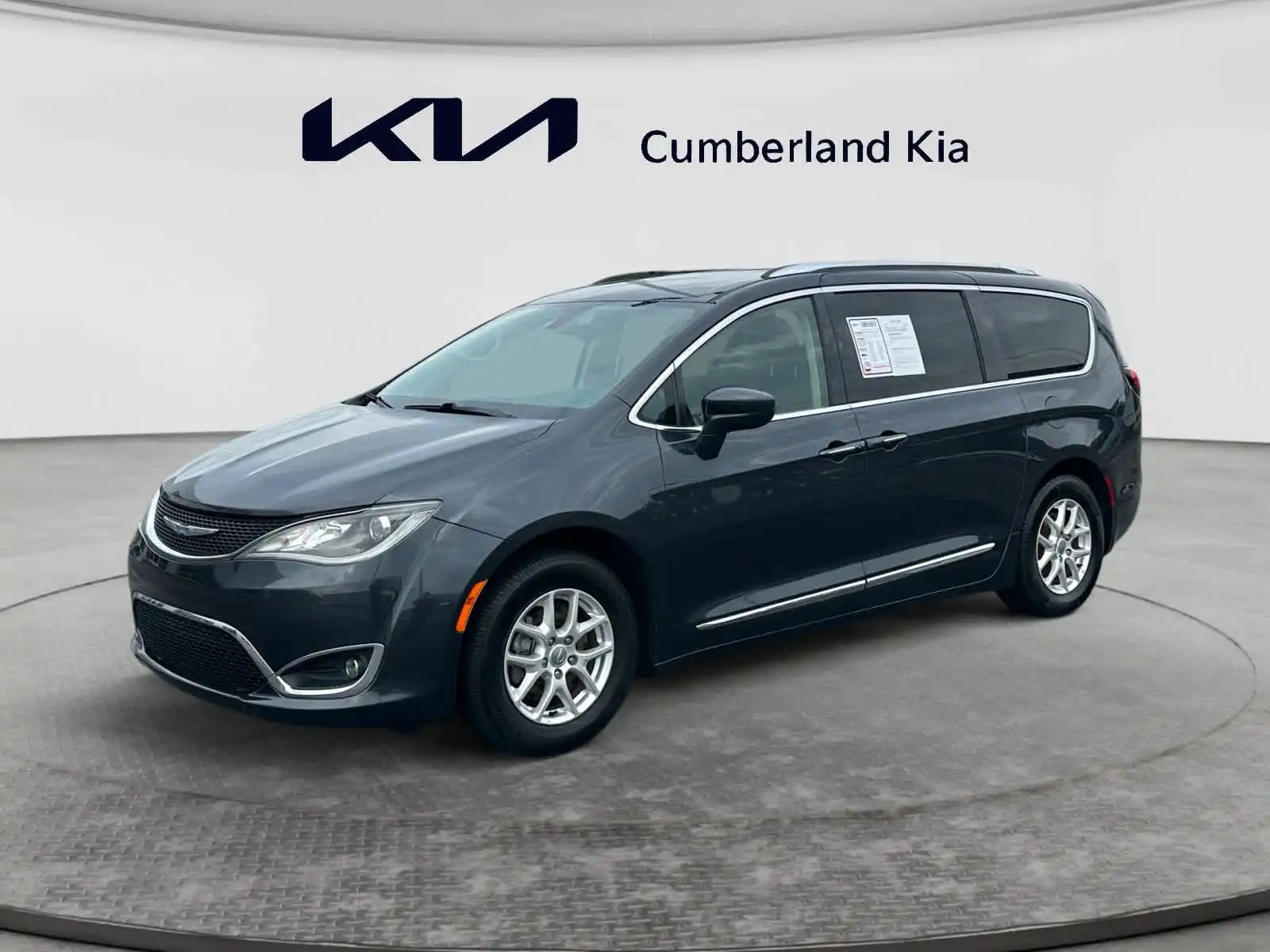 2020 Chrysler Pacifica Touring L's photo