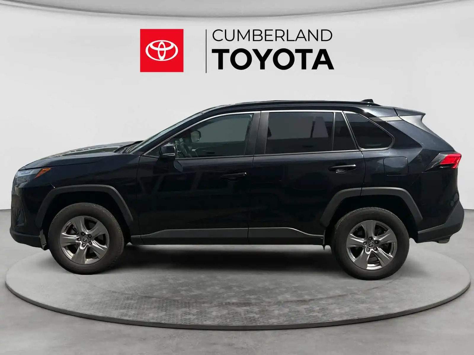 2024 Toyota RAV4 XLE FWD's photo