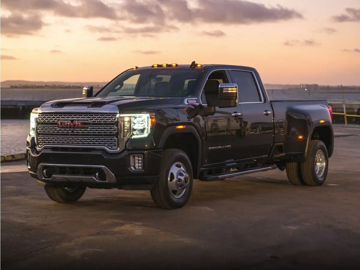 2020 GMC Sierra 4WD Crew Cab Long Box DRW Denali's photo