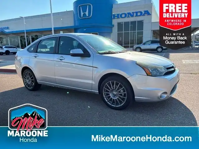2010 Ford Focus SES's photo