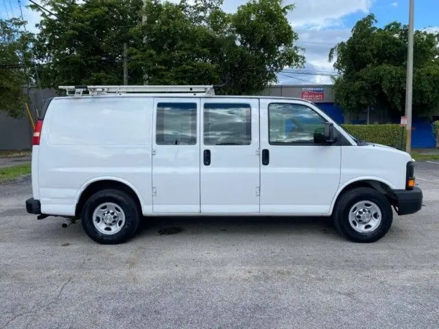 2012 Chevrolet Express 2500 Work Van HD photo 4