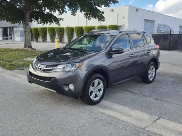2014 Toyota RAV4 XLE AWD's photo