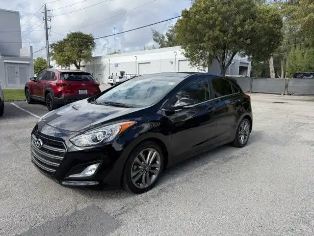 2016 Hyundai Elantra GT 2.0L 6-Speed A/T's photo