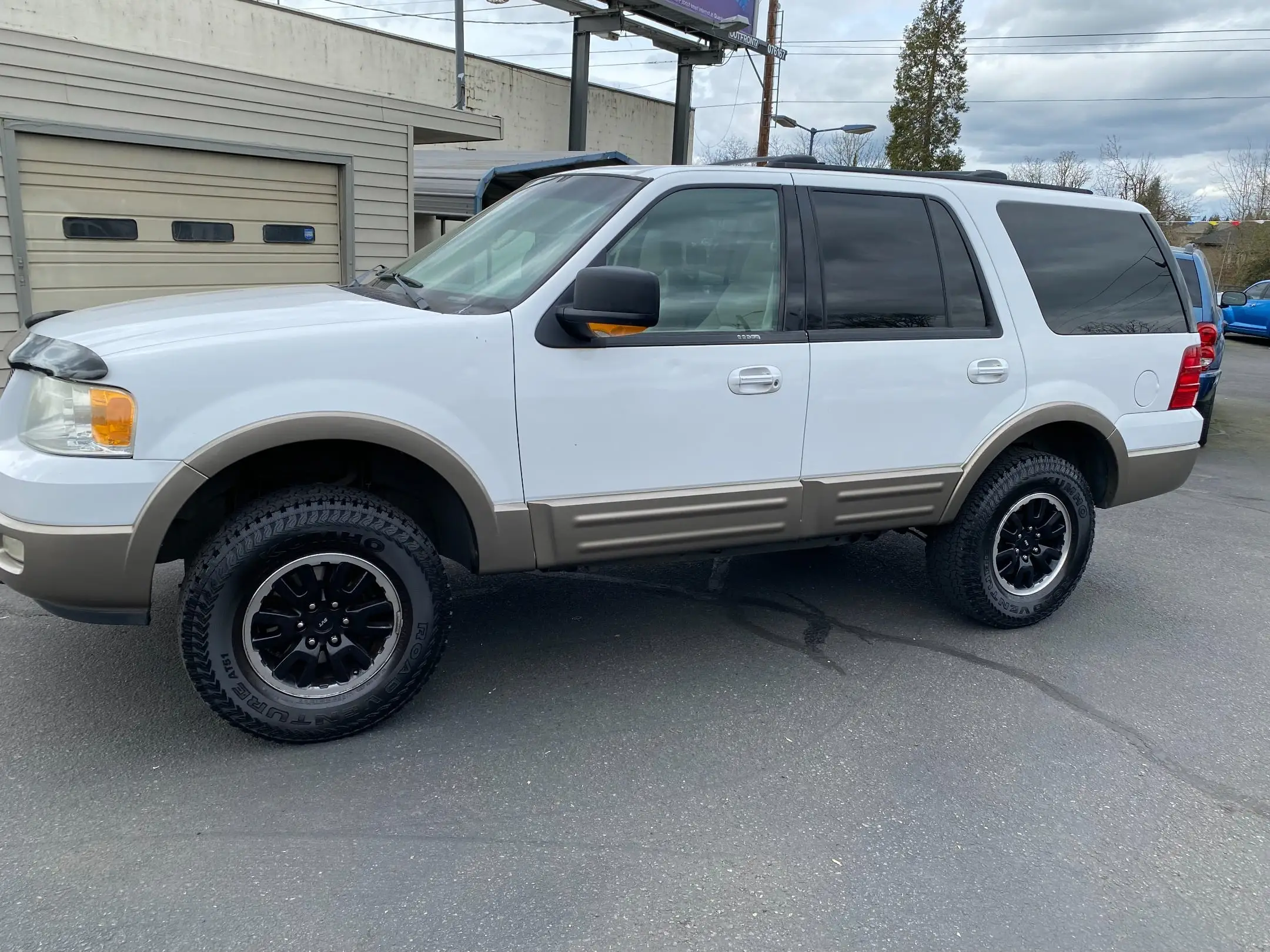 2003 Ford Expedition Eddie Bauer 4x4 photo 1