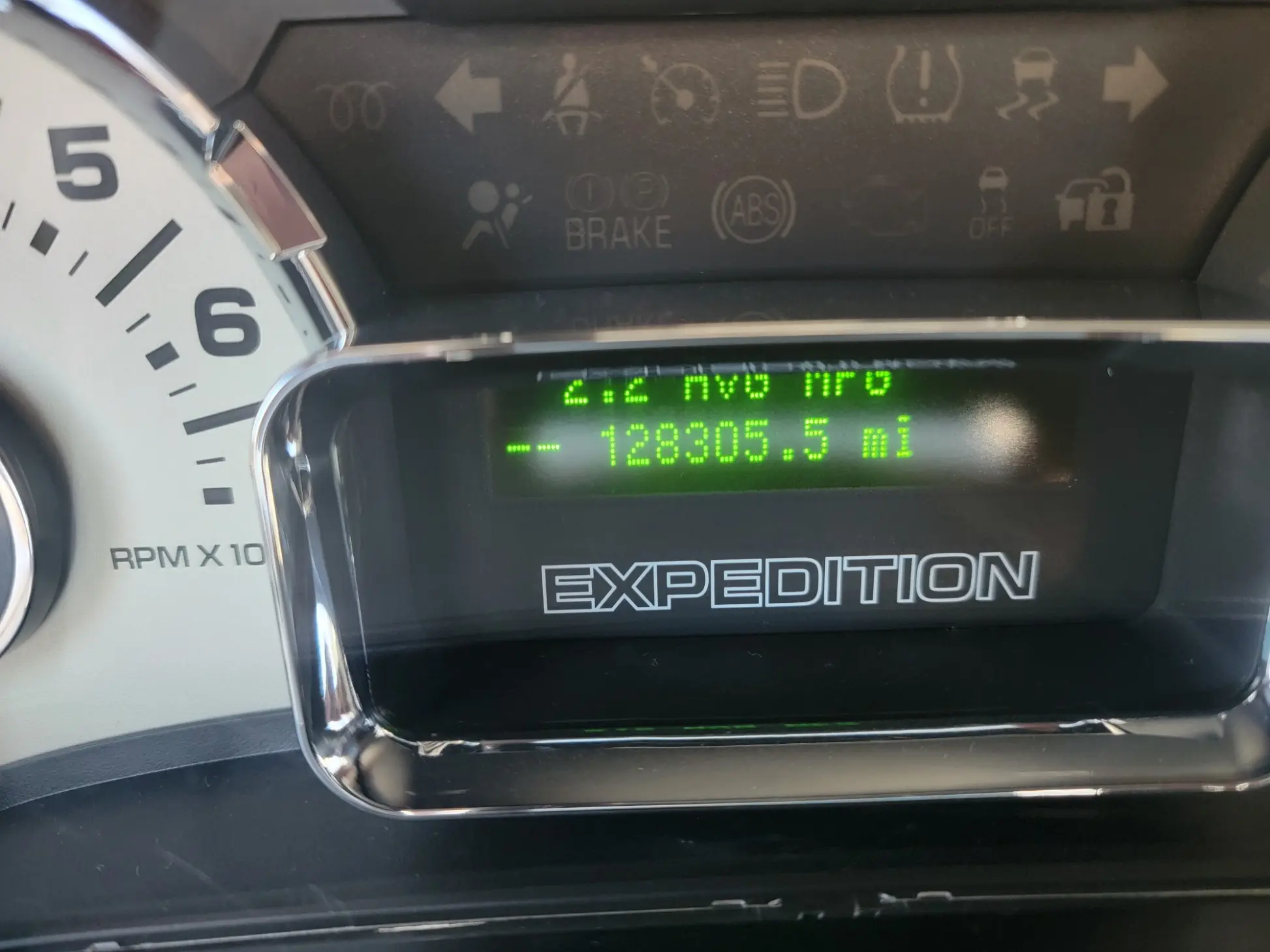 2012 Ford Expedition Limited EL photo 3