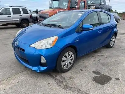 2013 Toyota Prius c Three's photo